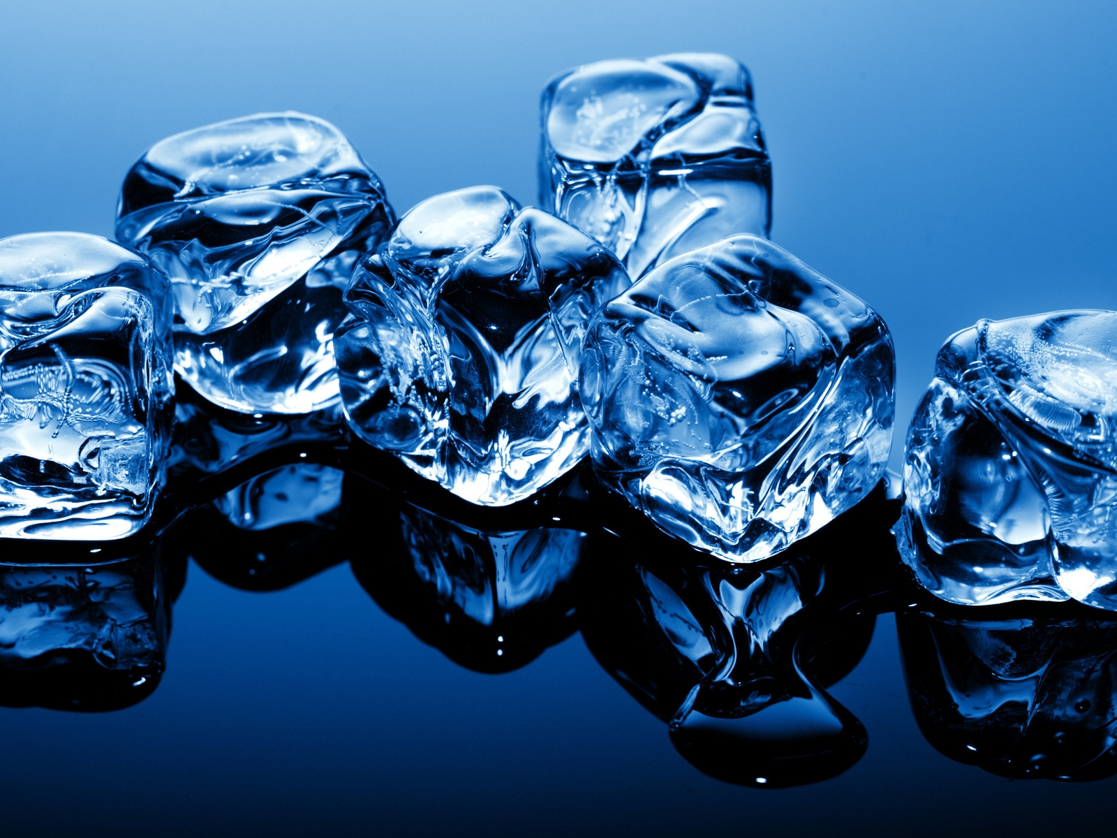 вода со льдом. прозрачный лед. Ice cube лед water. Ice cube лед water. свойства снега и льда.